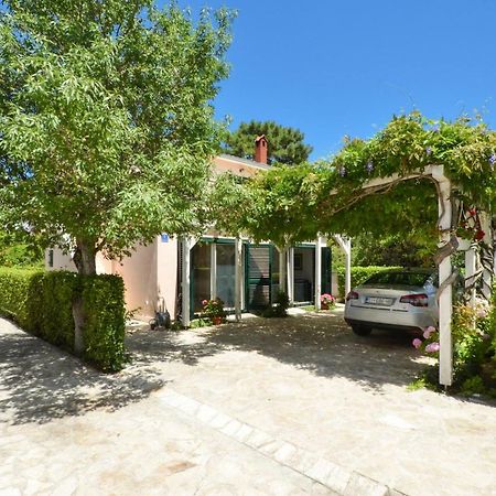 Apartment Wisteria ロゴズニッツァ エクステリア 写真