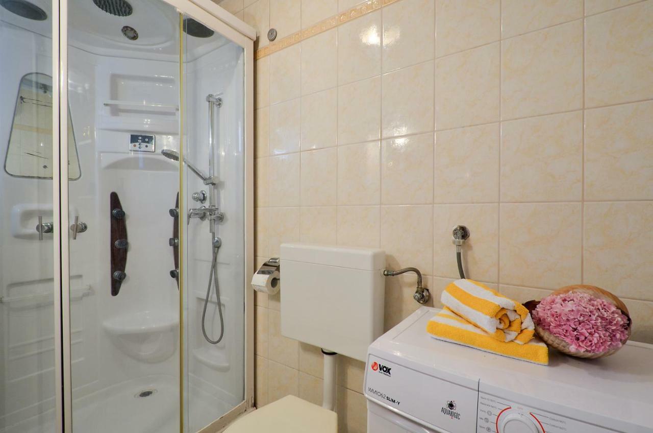 Apartment Wisteria ロゴズニッツァ エクステリア 写真