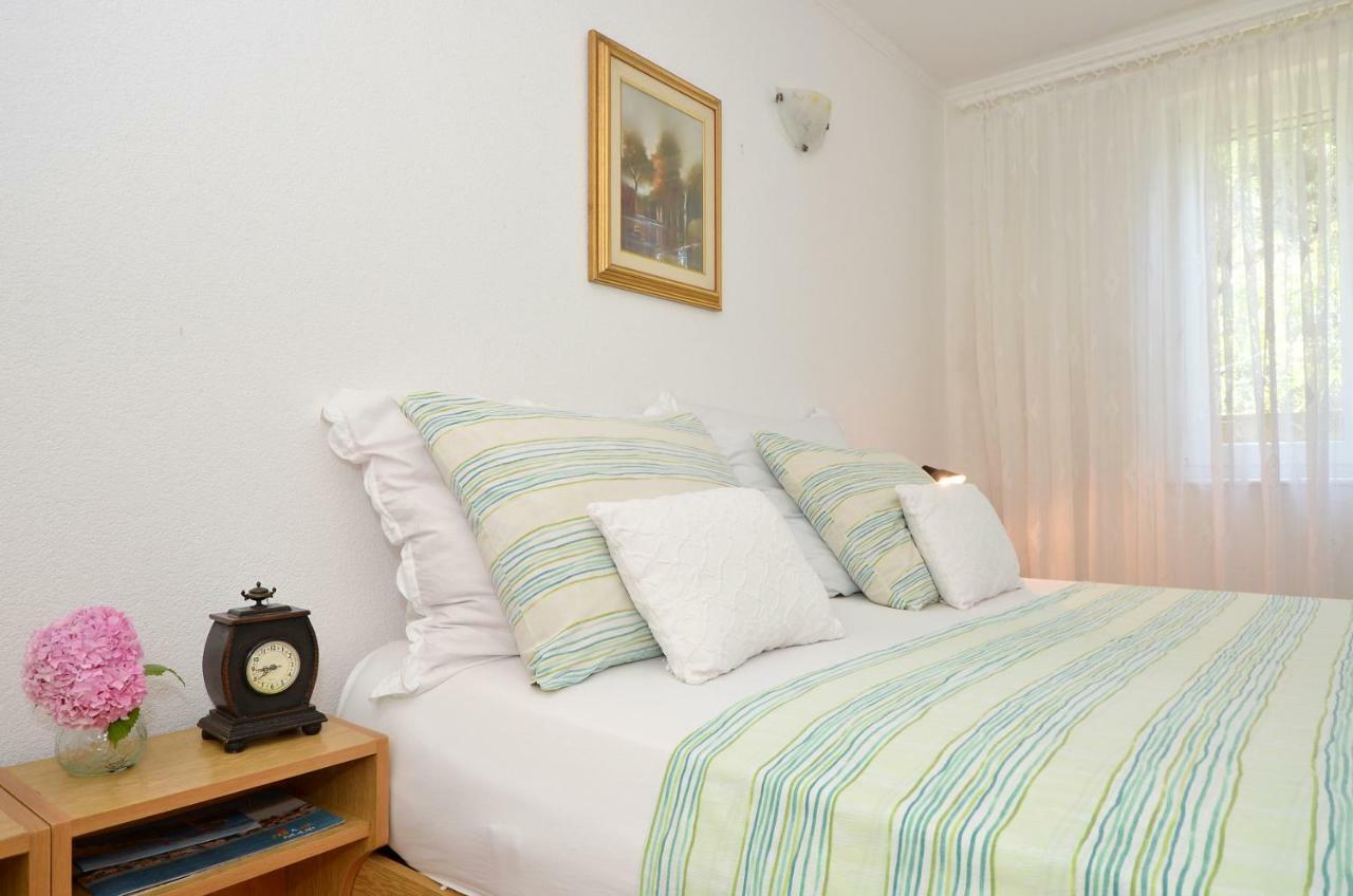 Apartment Wisteria ロゴズニッツァ エクステリア 写真